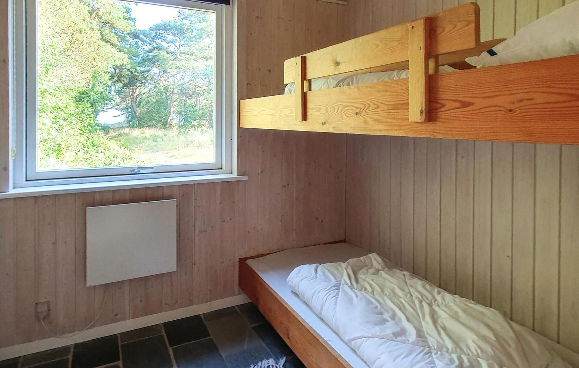 3 Bedroom Awesome Home In Neksø Esterno foto