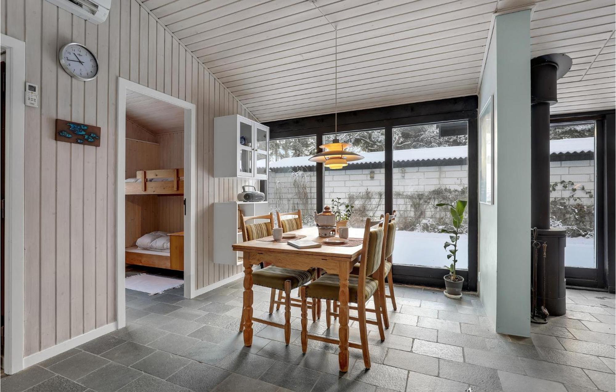 3 Bedroom Awesome Home In Neksø Esterno foto